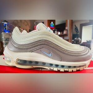 Nike Air Max 97
Spruce Aura Celestine Blue (Women's) 7